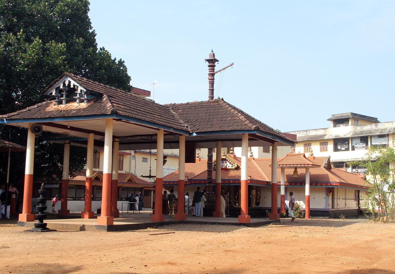 Swades Residency Hotel Cheruvalli ภายนอก รูปภาพ